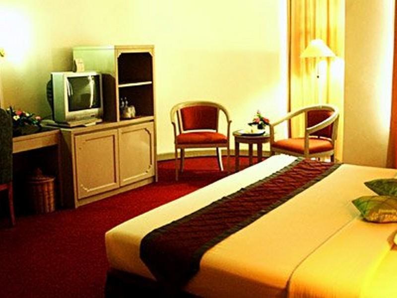 Hotel Royal Palace Bandung Exterior photo